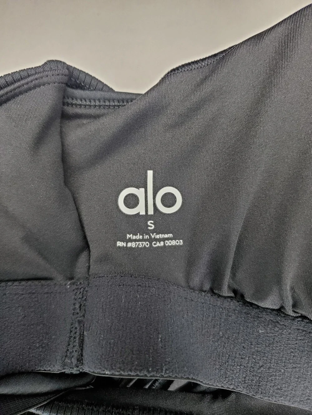 ALO Ribbed Airlift Enchanted Bra Tank in Black Size S